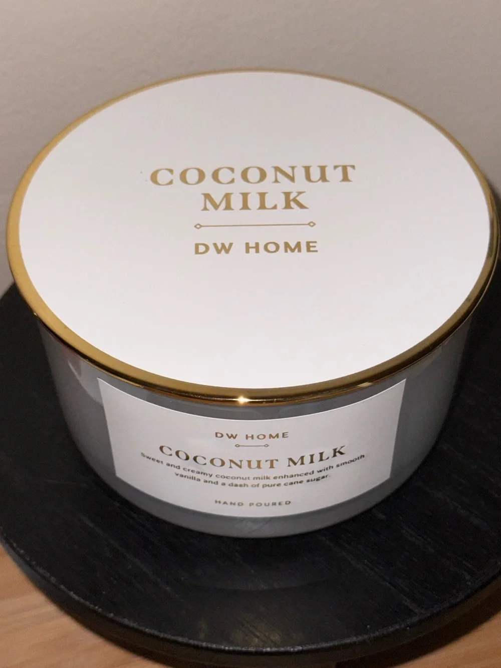 DW HOME COCONUT MILK Scented Candle